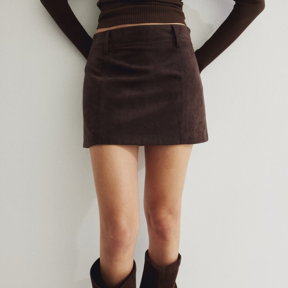 H&M Brown Suede Skirt Size 4 (size small) Never worn!